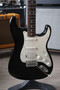 Fender Stratocaster HSS 2015 sähkökitara + gig bag (käytetty)