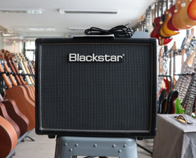 Blackstar HT-5R MkII putkikombovahvistin + jalkakytkin (käytetty)