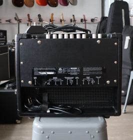 Blackstar HT-5R MkII putkikombovahvistin + jalkakytkin (käytetty)