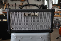 Boss Dual Cube LX kitaravahvistin (käytetty)