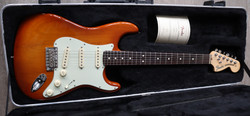 Fender American Performer Strat 2020 + kova laukku (käytetty)