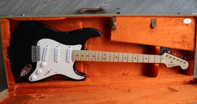 Fender Stratocaster Eric Clapton Signature “Blackie” 2004 (käytetty)