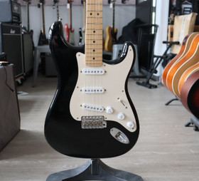 Fender Stratocaster Eric Clapton Signature “Blackie” 2004 (käytetty)