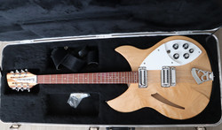 Rickenbacker 330/12 Maple Glo 2000 sähkökitara (käytetty)