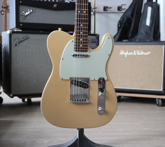 Fender Custom Shop Custom Deluxe Telecaster 2010 Desert Sand(käytetty)