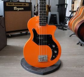 Orange O Bass sähköbasso + gig bag (käytetty)