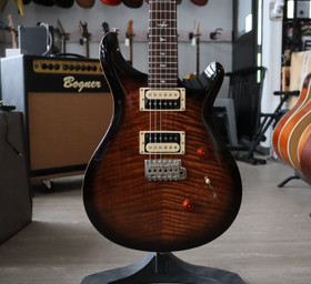 PRS SE Custom 24 Black Gold Burst 2021 sähkökitara + gig bag (käytetty)