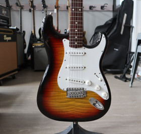 Fender Stratocaster ST-62 Japan Foto Flame 1994 + kova laukku (käytetty)