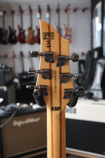 ESP LTD F-2E sähkökitara Gloss Natural  (käytetty)
