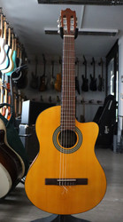 Ibanez GA3ECE-OAM kitara mikrofonilla (käytetty)
