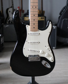 Fender American Stratocaster 2007+ kova laukku (käytetty)