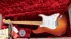 Fender Select Stratocaster, Dark Cherry Burst 2012 (käytetty)