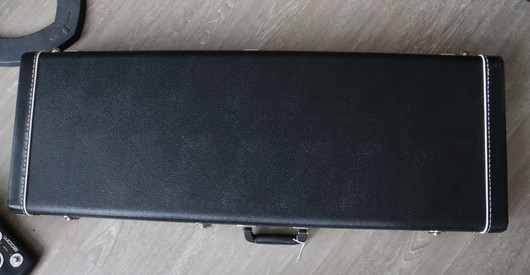 Suhr Pete Thorn Signature Series Black 2020 + kova laukku (käytetty)
