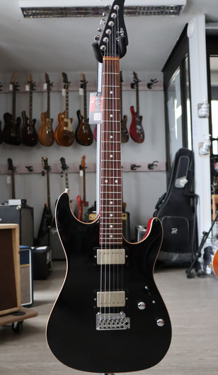 Suhr Pete Thorn Signature Series Black 2020 + kova laukku (käytetty)