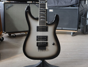 Jackson Scott Ian Signature T1000 Soloist 2H 2012 + case (käytetty)