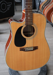 Takamine EG530C Natural vasenkätinen (käytetty)