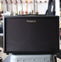 Roland AC-60 akustisen kitaran vahvistin + kantolaukku (käytetty)