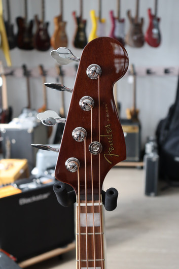 Fender Kingman Bass elektroakustinen Shaded Edge Burst 2024 (käytetty)