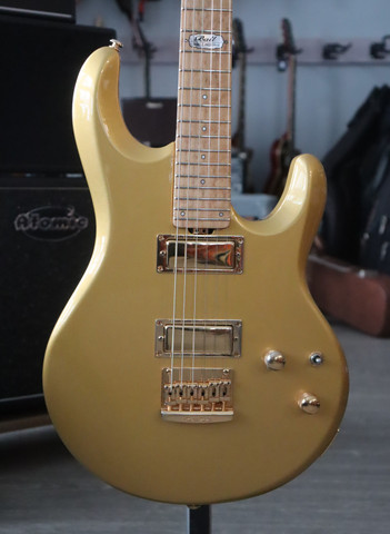 Musicman Silhouette Gold Roller BFR 2009 Lucky Gold + kova laukku (käytetty)