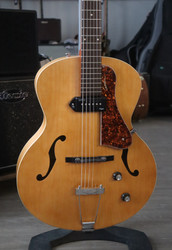 Godin 5th Avenue Kingpin + case (used)