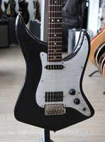 Matti Nevalainen Guitars sähkökitara +  kova laukku (käytetty)