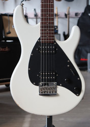 Music Man SUB 1 2004 sähkökitara (käyttety)