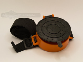 Maggot box with leg band