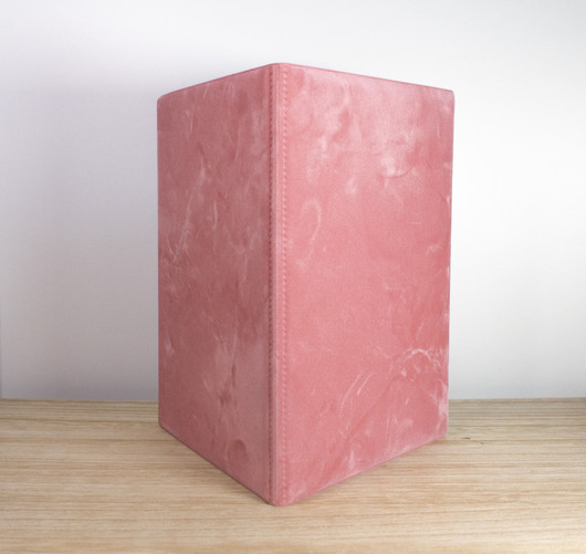 Isompi samettikansio 2:lle kuvalle