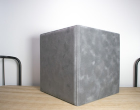 Pienempi samettikansio 2:lle pysty- tai vaakakuvalle