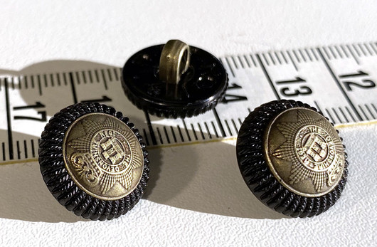 Kantanappi musta/pronssi 15mm