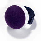 Neulatyyny tarrakiinnityksellä ranteeseen