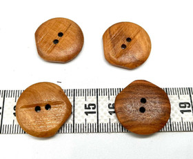 Puunappi rikotulla reunalla