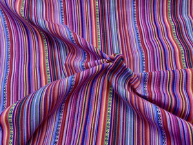 Värikäs raitakangas