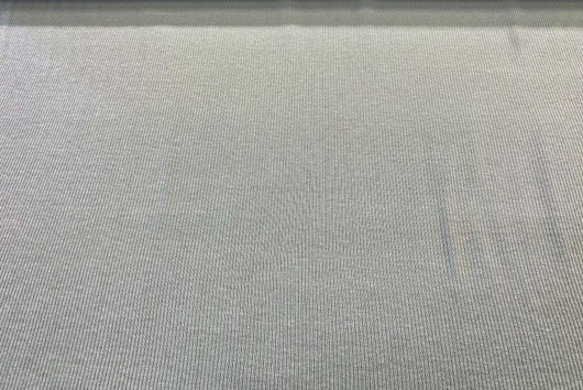 Ribbi: Tumma minttu.