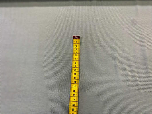 Ribbi: Tumma minttu.