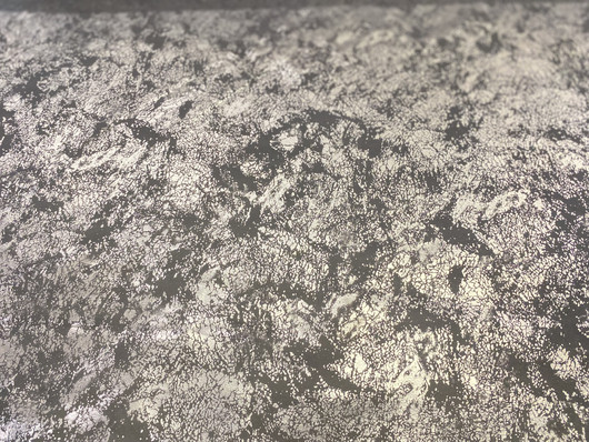 Tekonahka: Kiiltävät läiskät