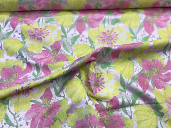 Jacquard-kangas: värikkäät kukat