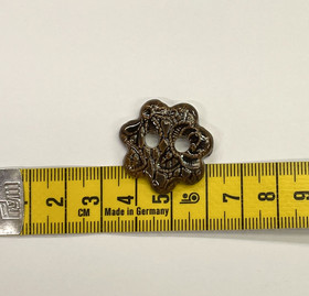 Keraaminen Nappi: Pipari