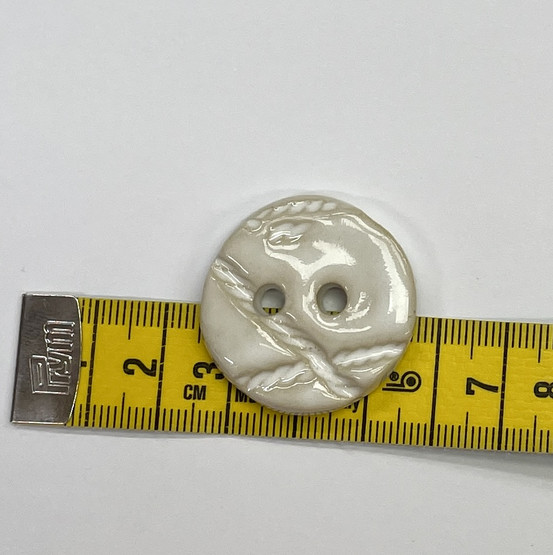 Keraaminen nappi: Pyöreä, narukuvio