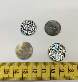 Nappi: Mustat pilkut