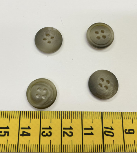 Nappi: 4 reikäinen rusehtava nappi