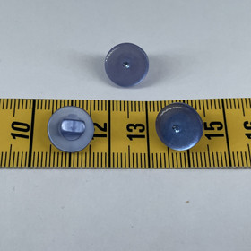 Kiiltävä kanta nappi