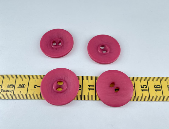 Marjapuuronvärinen muovinappi 28mm