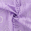 Puuvilla: Brodeeratut kukat Lila