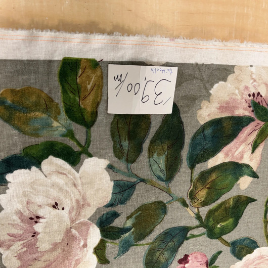 Verhokangas; Vaaleat ruusut